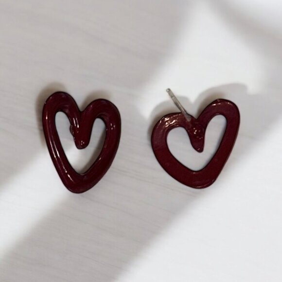 Small Burgundy Heart Stud Earring - Picture 5 of 5